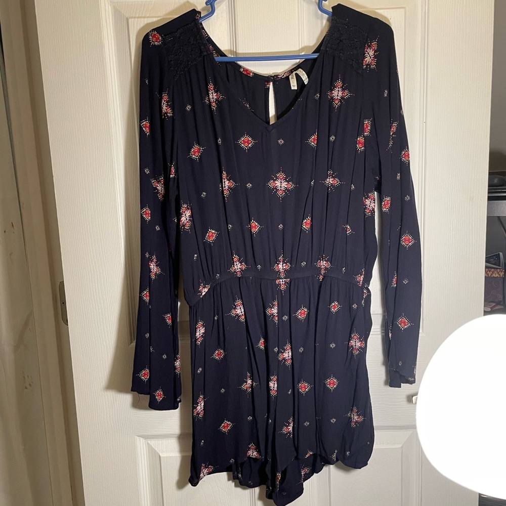 PDark blue patterned romper